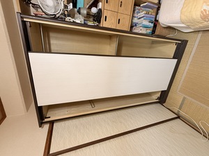 大阪市西区で部屋から出せなかった大型収納家具を分解して別室へ移動し再組立・設置まで完了した状態