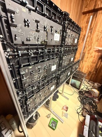 26083001_yodogawa-led-frame-seven-cabinets-installed12-display.jpg