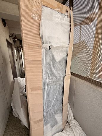 suita-esaka-sofa-carry-in_unwrapped-size-check04-display.jpg
