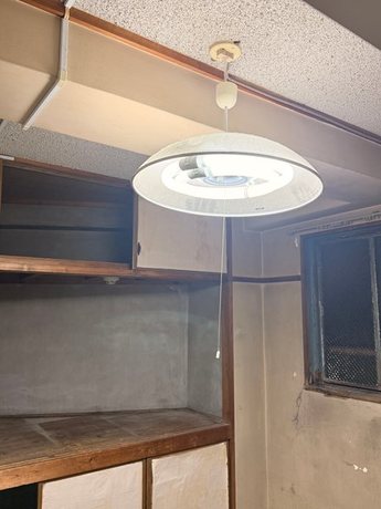 toyonaka-old-light-fixture02-display.jpg