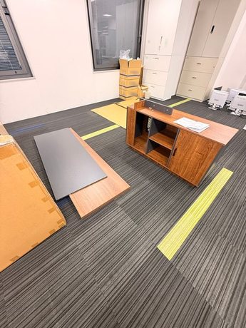 yodogawa_office-desk-takeover_desk1-start02-display.jpg