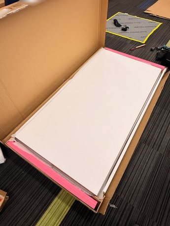 yodogawa_office-desk-takeover_desk2-unpacking15-display.jpg