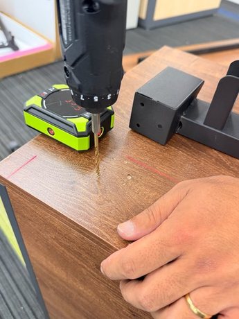 yodogawa_office-desk-takeover_pilot-hole-sizing26-display.jpg