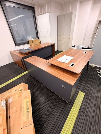 yodogawa_office-desk-takeover_two-desks-staged27-display.jpg